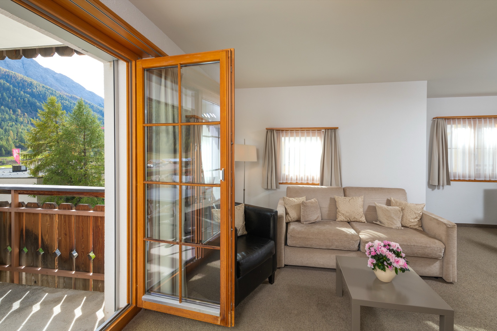 Hotel Allegra, apartment with a balcony.